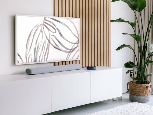 Omni-Compatible Smart Home Hubs
