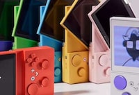 Rotating Display Gaming Consoles Image 1