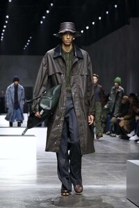 Outdoor-Ready Luxurious Fashion Series Image 1