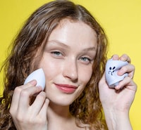Portable Beauty Blender Cleaners Image 2