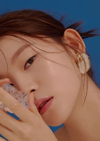 Triple-Lifting Skincare Serums Image 2