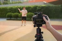 Intelligent Clip-On Creator Microphones Image 2