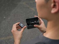 Intelligent Clip-On Creator Microphones Image 6