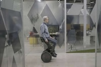 Upright Wheelchair Designs Image 7