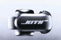 Collaborative Stealthy Wireless Earbuds Image 1
