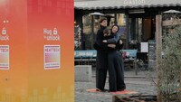 Hug-Activated Marketing Machines Image 2