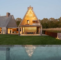 Juxtaposing Contemporary Homes