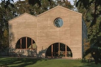 Duplex-Appearing Home Designs Image 1