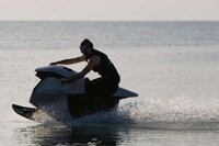 Motorcycle-Inspired Watercraft Image 4