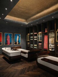 Gridded Immersive Retail Experiences Image 2