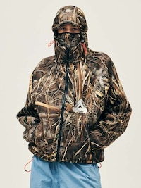 Expansive Spring-Ready Skatewear Image 2