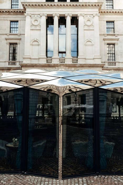 Juxtaposing Heritage Hotel Courtyards
