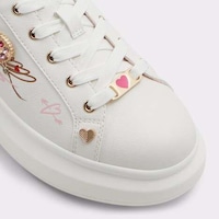 Romantic Sneaker Releases Image 5