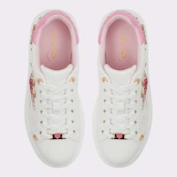 Romantic Sneaker Releases Image 6