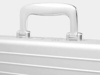 Luxe Luggage Chess Sets Image 6