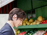 Ergonomic Mobile Professional Earbuds Image 4