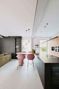 Retro Polish Home Renovations Image 3