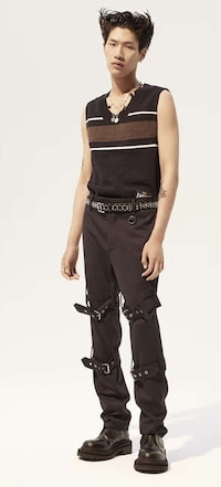 Luxurious Spring-Ready Streetwear Image 2