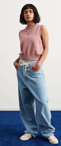 Neutral Tonal Spring Streetwear Image 2
