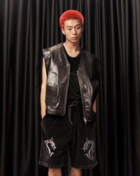 Elegant New Year-Inspired Fashion Image 3