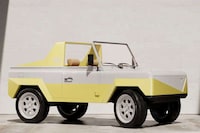 Modular Electric SUV Models Image 8