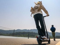 Long-Range Commuter Kick Scooters Image 2