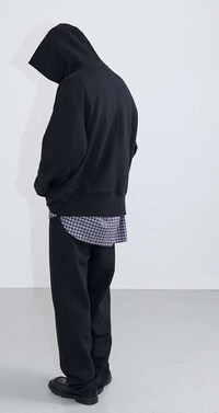 Motorsports-Inspired Fall Fashion Image 3