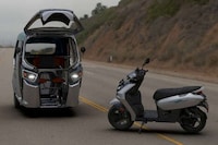 Shapeshifting Electric Rickshaw Scooters Image 1