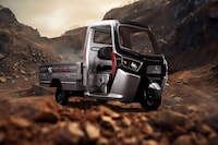 Shapeshifting Electric Rickshaw Scooters Image 6