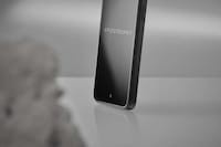 Minimalist Anti-Tracking 5G Smartphones Image 3