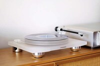 Minimal Frosted Turntables Image 2