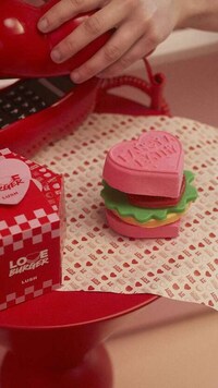 Burger-Shaped Bath Gifts Image 5