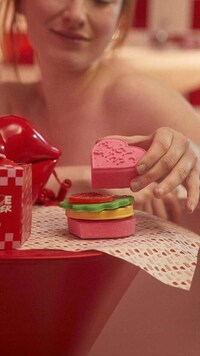 Burger-Shaped Bath Gifts Image 6