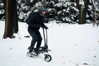Elegantly Extreme E-Scooters Image 5