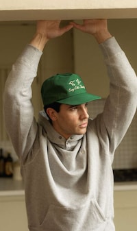 Vintage-Inspired Essential Garments Image 2