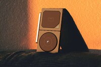 Adaptable Slim Smartphone Chargers Image 6