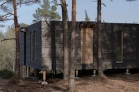 Outdoor-Blended Summer Houses Image 3
