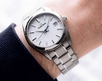 Pristine Snowflake-Mimicking Timepieces Image 2