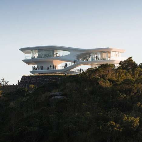 Mountain-Based Curved Viewpoints