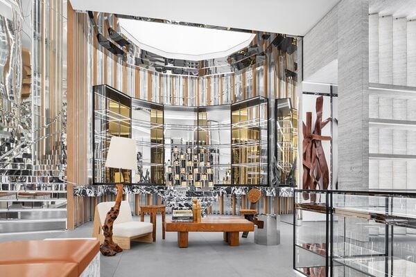Luxe Fashion Flagship Stores