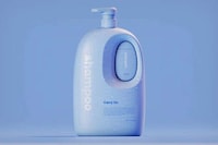Travel-Friendly Toiletry Packaging Image 3