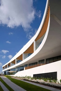 Plaza-Surrounding Housing Complexes Image 3