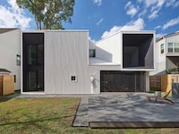 Sculptural Juxtaposing Suburban Homes Image 2
