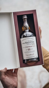 Flavourful Luxe Scotch Whiskies Image 3