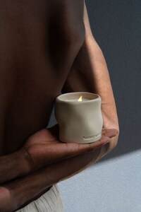 Comforting Aromatic Candle Collections Image 8