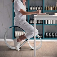 Adaptable Ergonomic Office Seating Image 5
