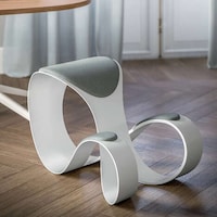 Adaptable Ergonomic Office Seating Image 7