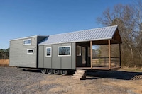 Porch-Embedded Portable Homes Image 2