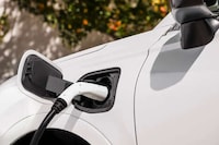 Hydrogen Fuel Cell SUVs Image 4