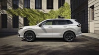 Hydrogen Fuel Cell SUVs Image 6
